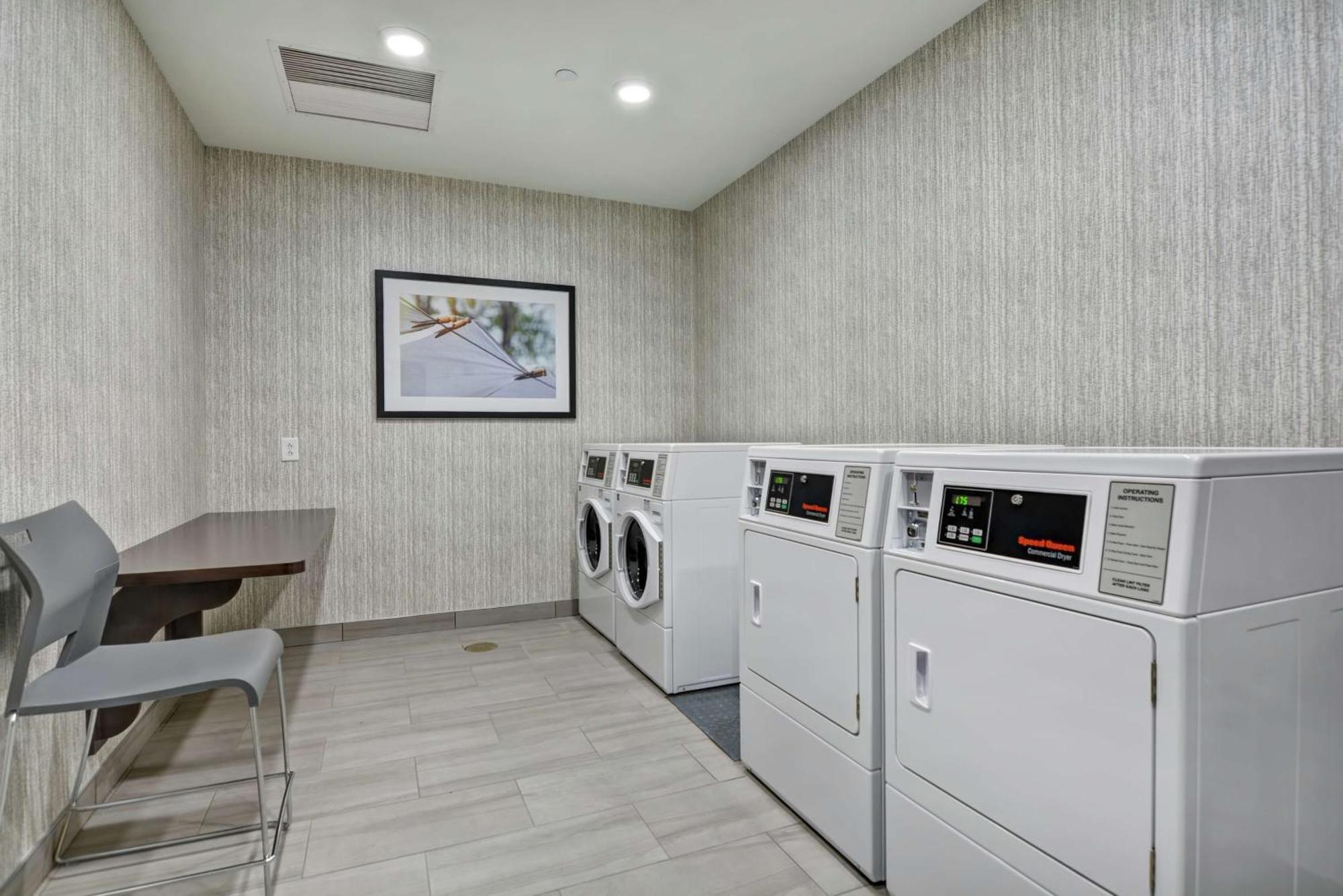 Embassy Suites By Hilton Plainfield Indianapolis Airport Экстерьер фото