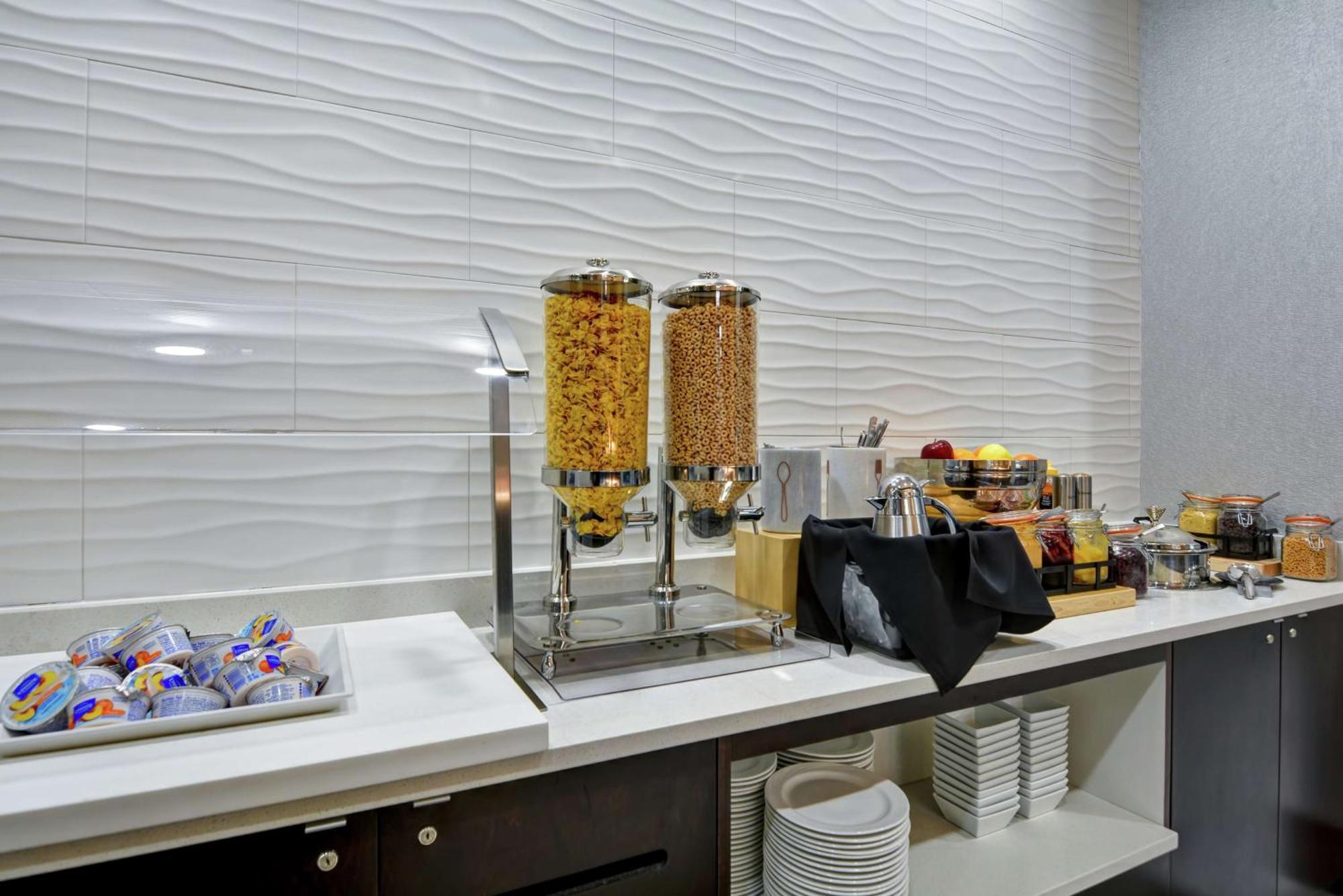 Embassy Suites By Hilton Plainfield Indianapolis Airport Экстерьер фото