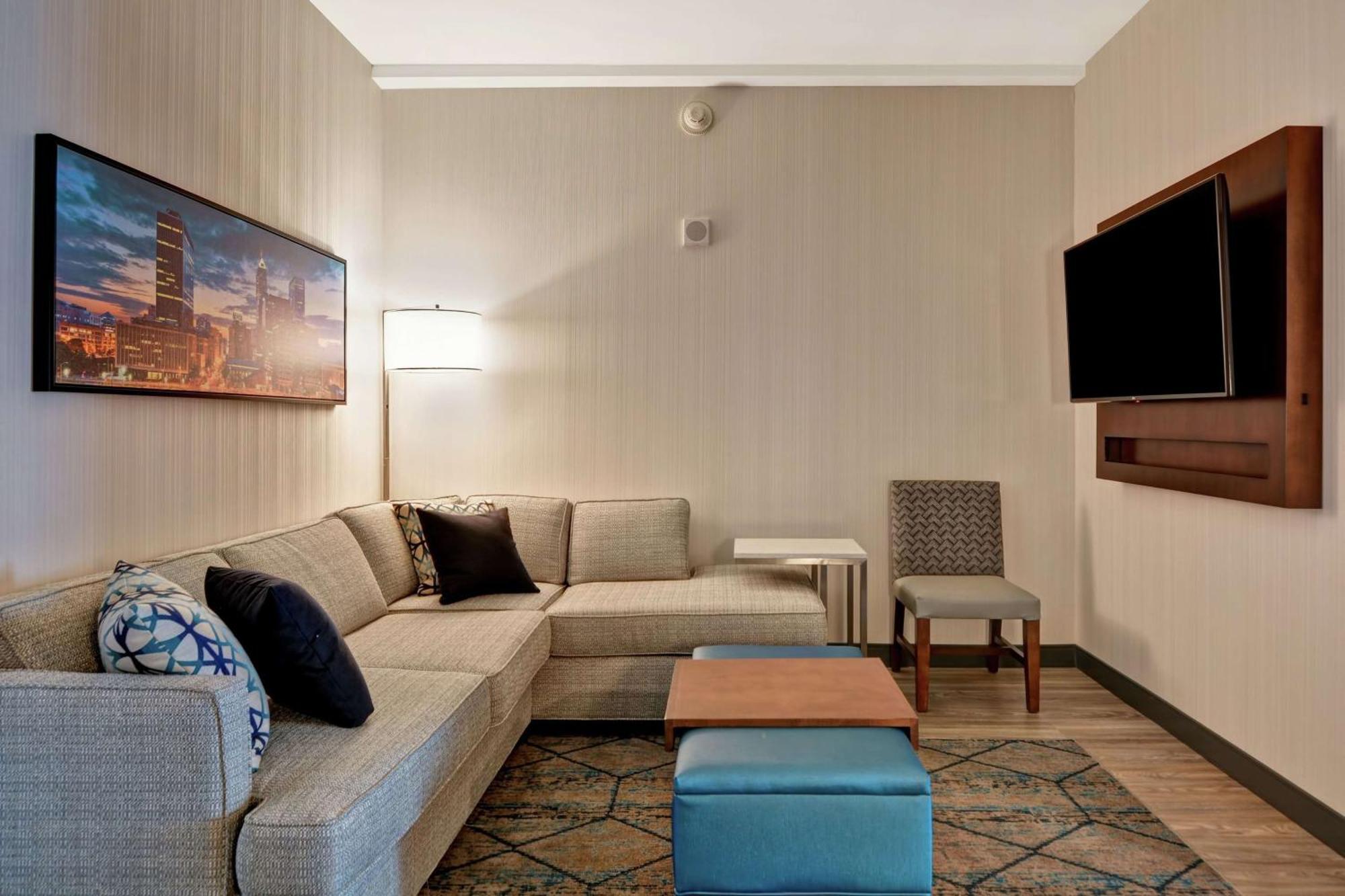 Embassy Suites By Hilton Plainfield Indianapolis Airport Экстерьер фото