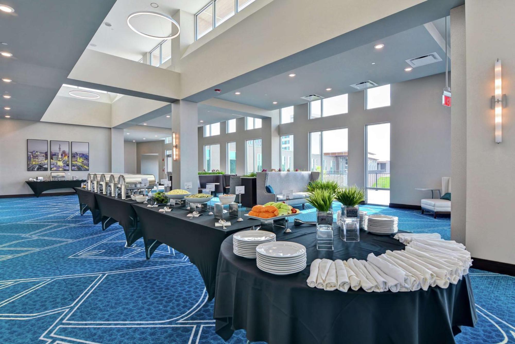 Embassy Suites By Hilton Plainfield Indianapolis Airport Экстерьер фото