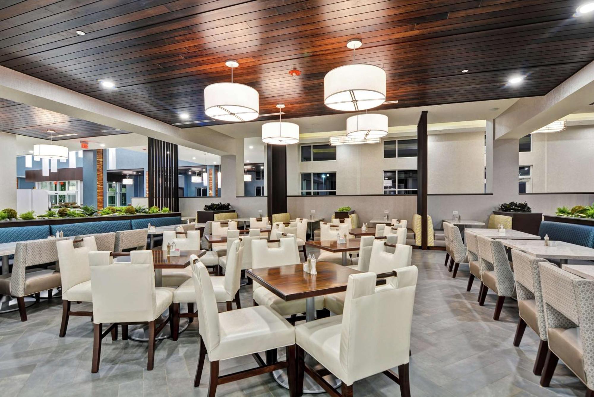 Embassy Suites By Hilton Plainfield Indianapolis Airport Экстерьер фото