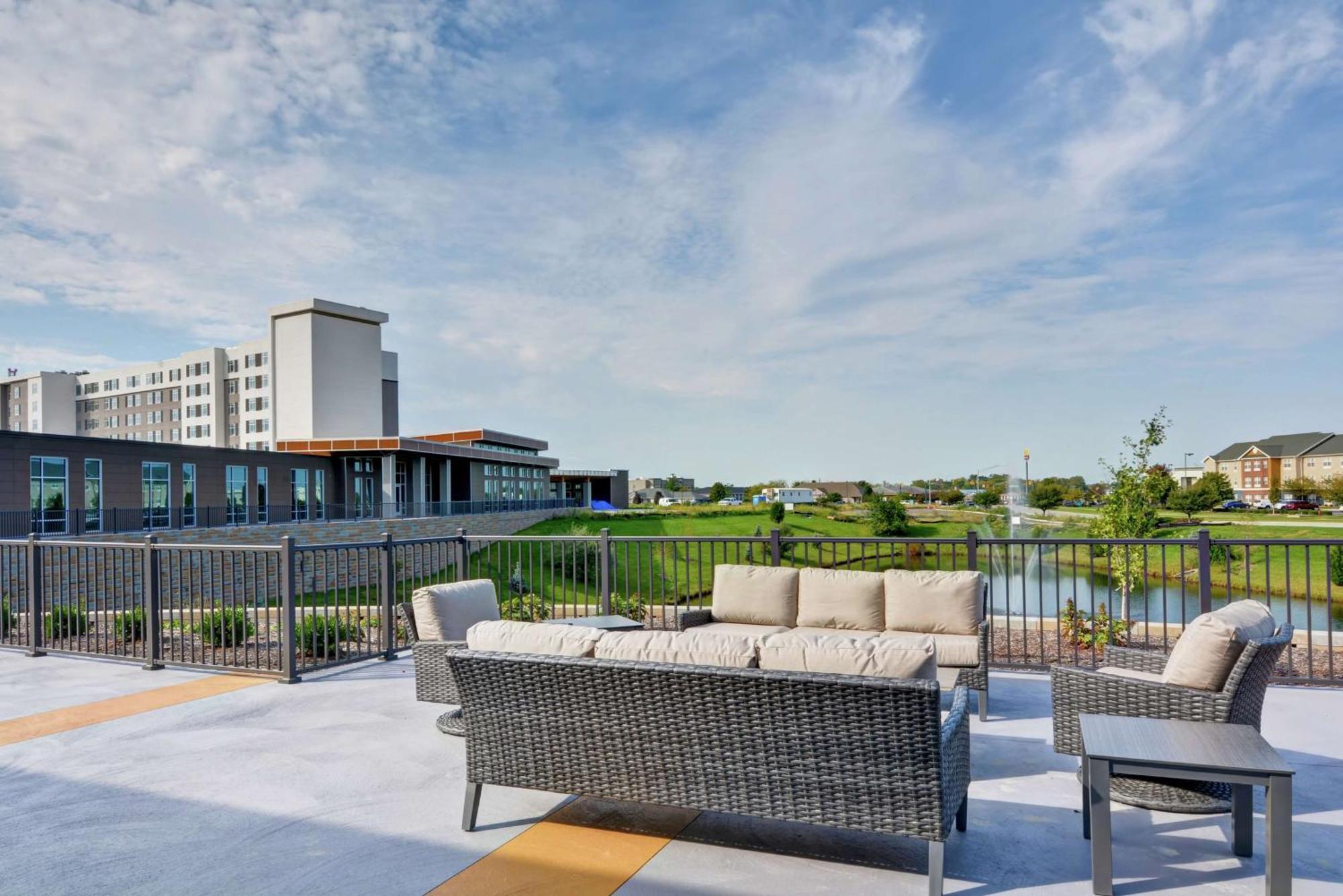 Embassy Suites By Hilton Plainfield Indianapolis Airport Экстерьер фото