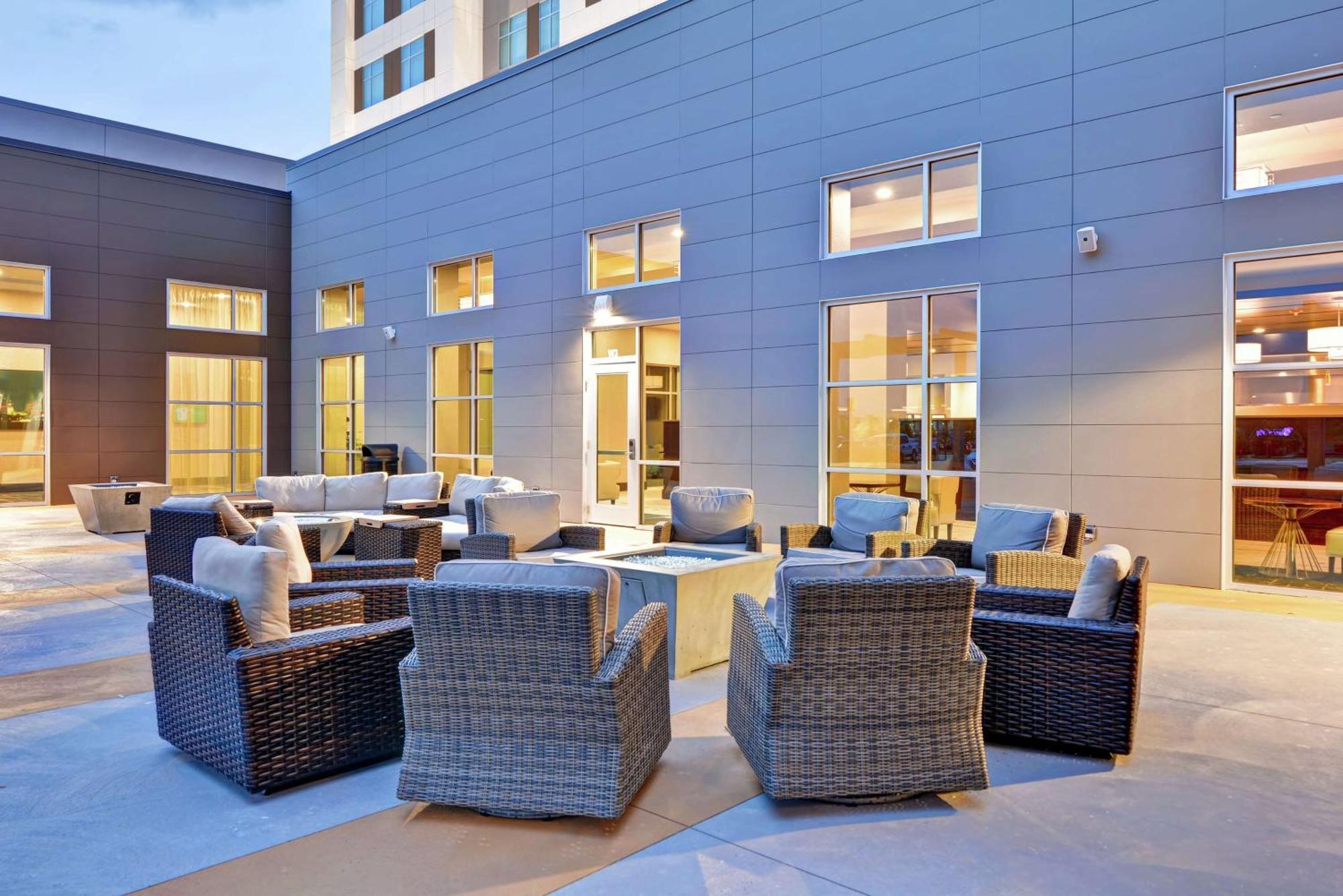 Embassy Suites By Hilton Plainfield Indianapolis Airport Экстерьер фото